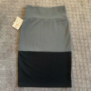 NWT: Lularoe Cassie grey stretch pencil skirt